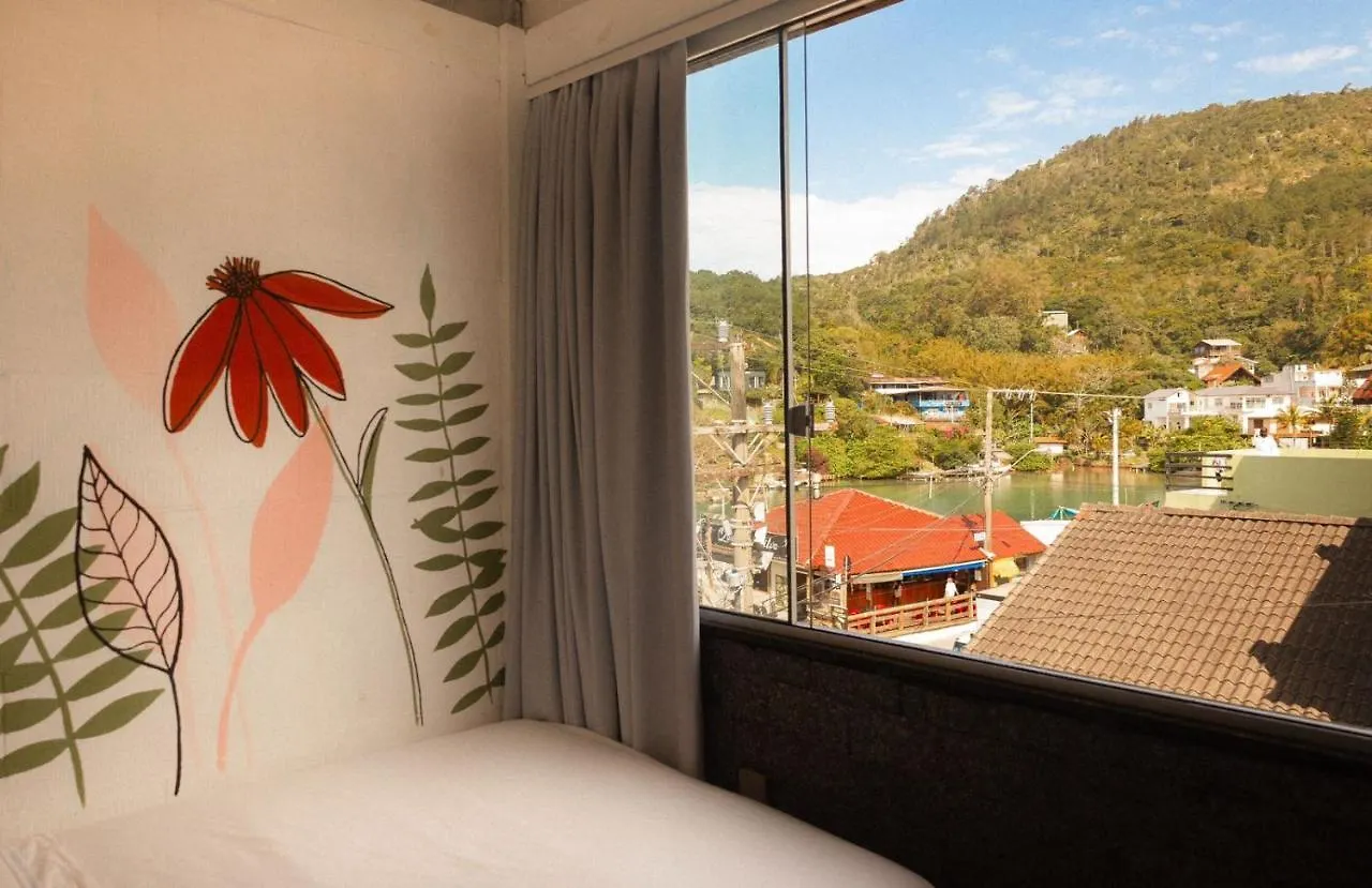 Sea Wolf Surf Hostel 0*, Florianopolis